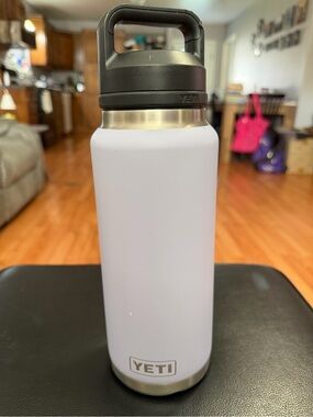YETI Rambler 36oz Cosmic Lilac